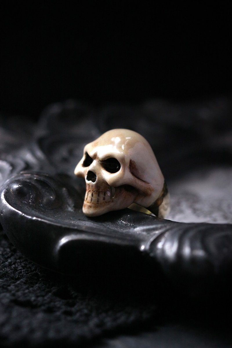 แหวน Skull Ring - Painted Version by Defy. - แหวนทั่วไป - โลหะ 