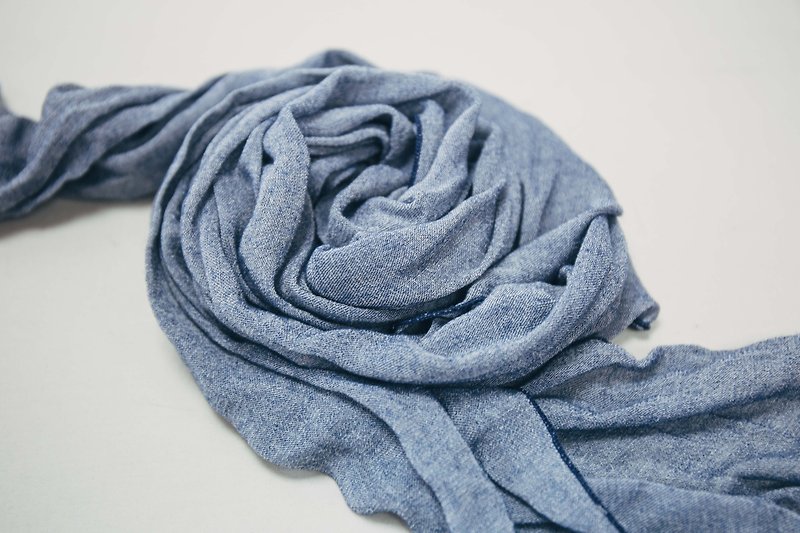 Cool collagen scarf scarlet - gray blue - ผ้าพันคอ - วัสดุอื่นๆ สีน้ำเงิน