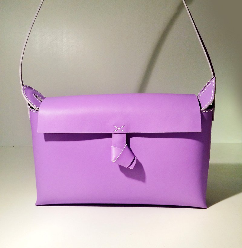Zemoneni resultant purple shoulder bag - กระเป๋าแมสเซนเจอร์ - หนังแท้ สีม่วง