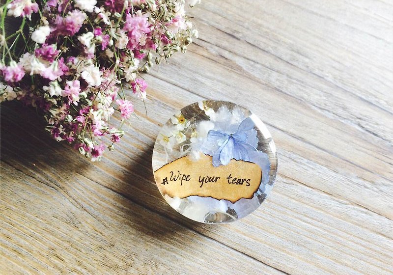 Dried flowers with Handwriting Decoration / Paper weight / Wipe your tears - ของวางตกแต่ง - วัสดุอื่นๆ 