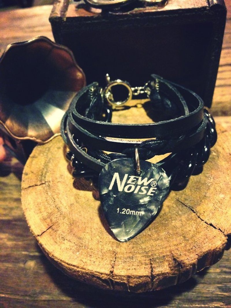 NEW NOISE - PUNK STYLE WITH PICK BRACELET - Bracelets - Genuine Leather Multicolor