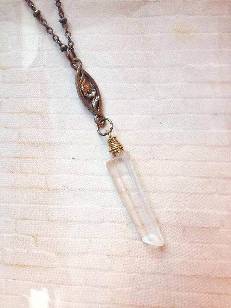 Natural White Crystal Rough Stone Icicle Necklace - สร้อยคอ - วัสดุอื่นๆ ขาว