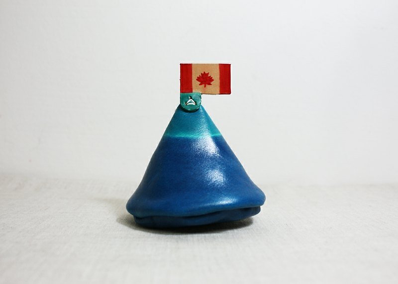 My little mound - purse - Canadian flag section - กระเป๋าใส่เหรียญ - หนังแท้ สีน้ำเงิน