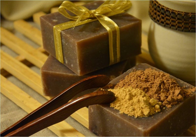 [Savon Beauté-莎媞作坊]何首烏人蔘洗髮皂(起泡力佳,柔軟,蓬鬆不黏膩) - 洗髮精/餅/皂 - 植物．花 咖啡色