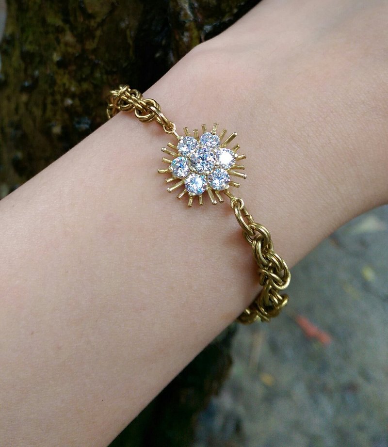 Astral shiny brass CZ Bracelets - สร้อยข้อมือ - เครื่องเพชรพลอย 