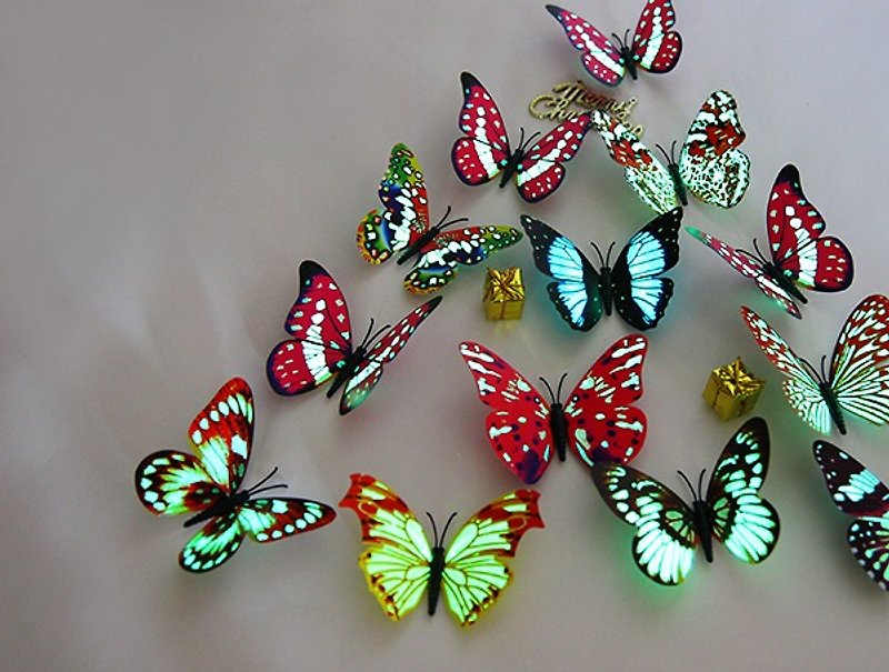 iINDOORS 3D Magnetic Butterfly  Luminous 12pcs Wall Stickers Decoration - ตกแต่งผนัง - พลาสติก หลากหลายสี