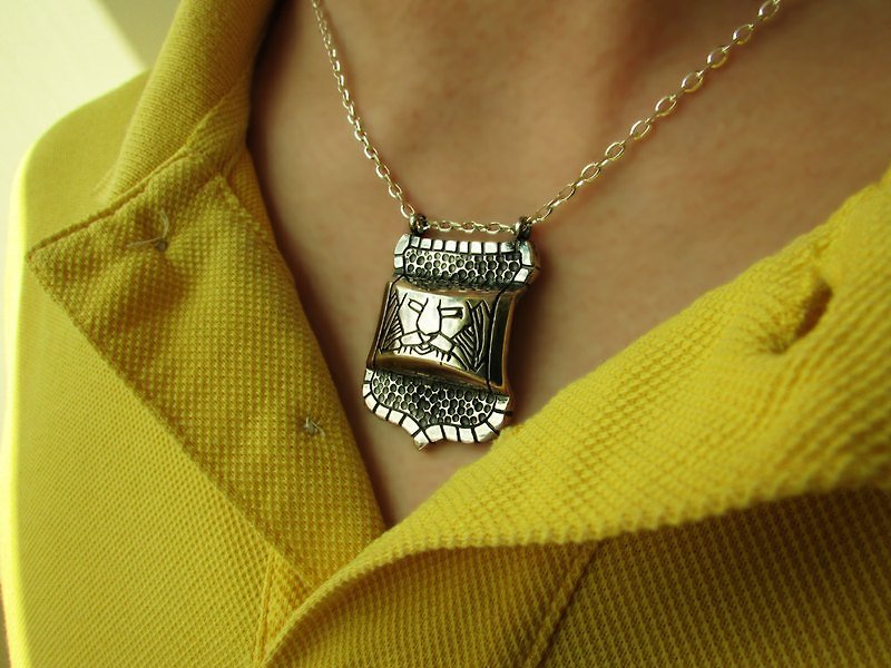 【精選商品 5 折】shield necklace_盾牌項鍊 生日禮物 獅子座 男 - 項鍊 - 銀 銀色