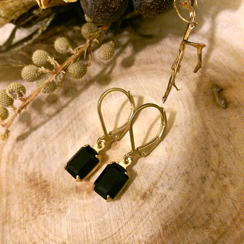 古董黑色方形玻璃耳環 - Earrings & Clip-ons - Gemstone 