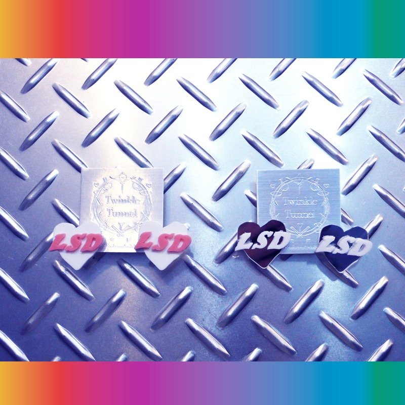 LSD上癮 貼耳耳環 - 耳環/耳夾/耳骨夾 - 壓克力 