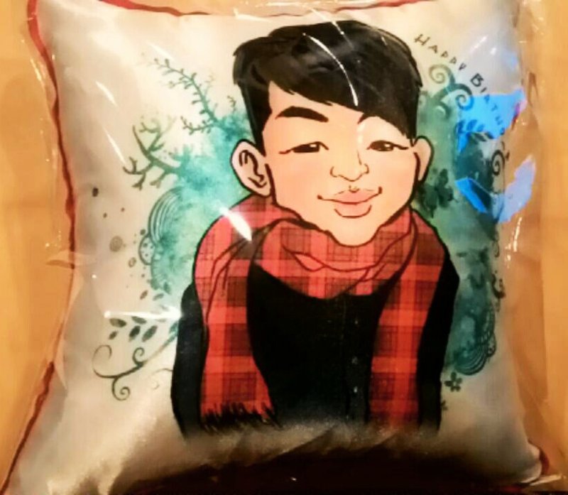 ★GiftPaint★甜蜜繪幸福&客製化肖像枕【單人肖像價】 - 似顏繪/客製畫 - 其他材質 