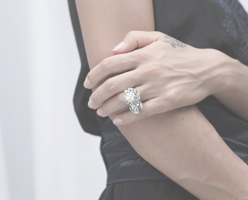 Lotus Flower Engagement Ring, Monet Floral Jewelry, Silver Diamond Flower Ring - แหวนทั่วไป - เพชร สีเงิน