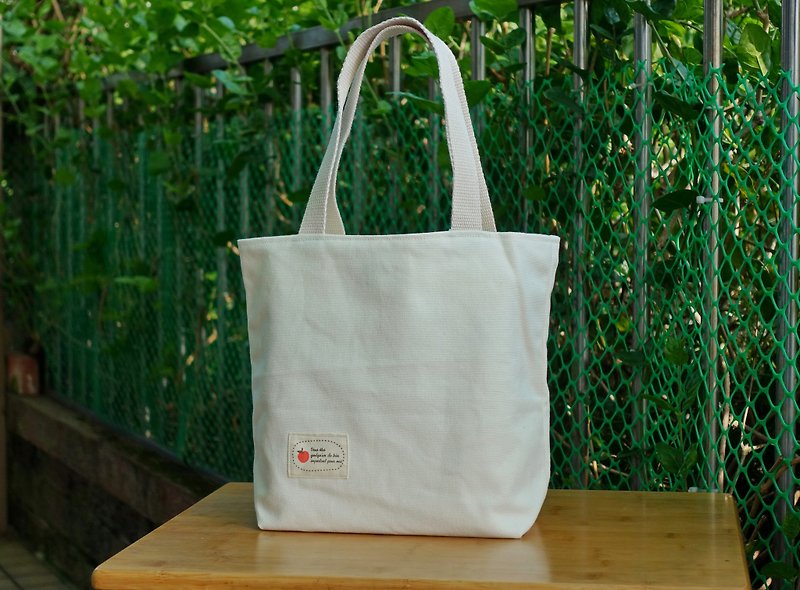 Macaron Tote Bag Medium Off-White - กระเป๋าถือ - ผ้าฝ้าย/ผ้าลินิน ขาว