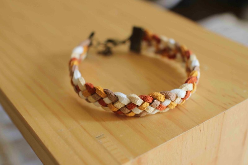編織手環--韓國麂皮絨【狐狸入秋】 - 手鍊/手鐲 - 真皮 橘色