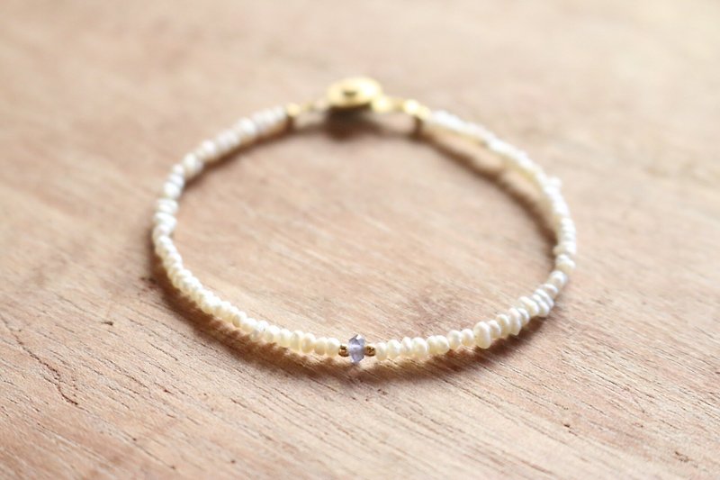 <☞ HAND IN HAND ☜> cordierite - Focus bracelet (0676) - Bracelets - Gemstone White