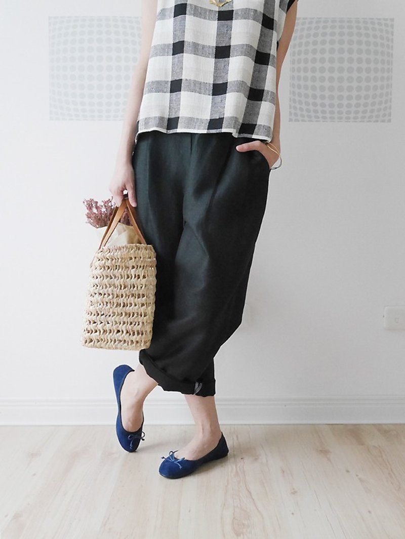 French-style black pleated linen pants Black Pure Linen Pleated Trousers - Women's Pants - Other Materials Black