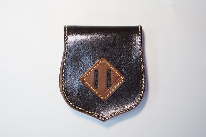 SHIELD BIFOLD Classic Shield-shaped Bifold Wallet x Italian Vegetable-tanned Leather - Wallets - Genuine Leather 