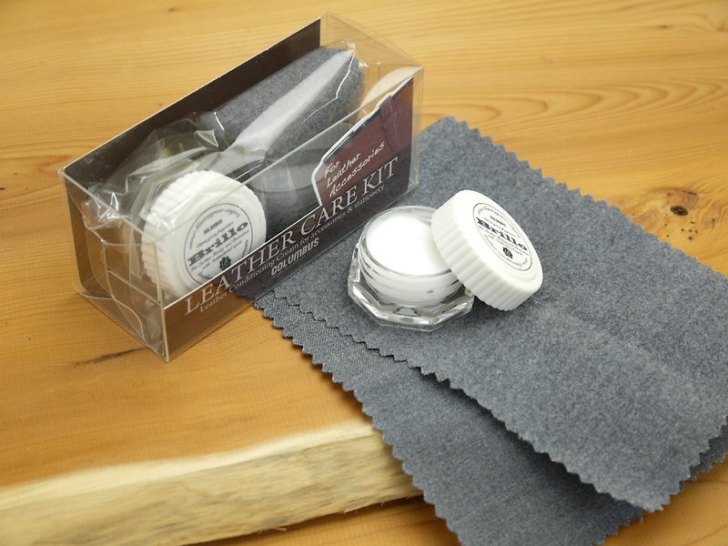 Brillo Leather Care Kit( 9g + 1 Application Gray Cloth) - อื่นๆ - พืช/ดอกไม้ ขาว