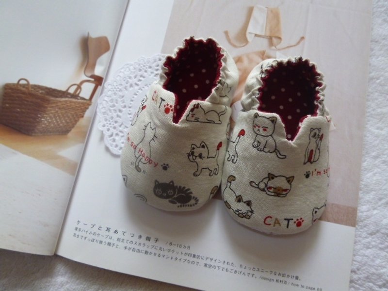 วัสดุอื่นๆ รองเท้าเด็ก สีแดง - 小貓咪布希款嬰兒鞋