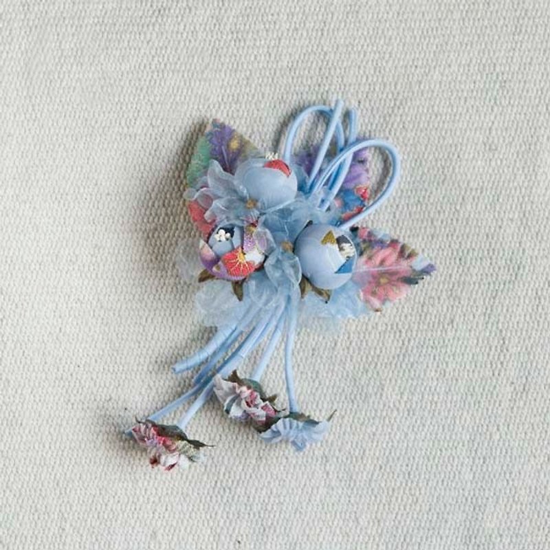 【MITHX】Sakura Fu, three bud brocade, small side clip brooch, styling hair accessories-blue - Hair Accessories - Cotton & Hemp Blue