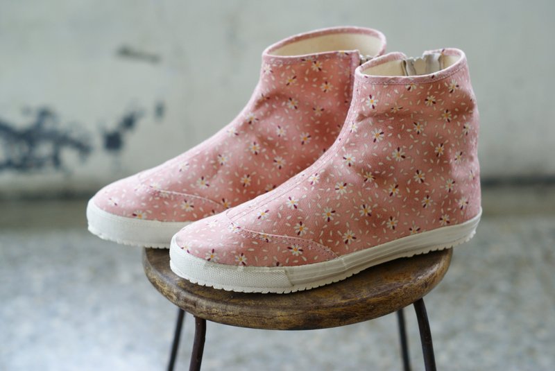 [Jul little surprise: Fate の] design proofing boots shoes / TABI foot bags Day / cherry snow pink fabric / 24 / only one pair - รองเท้าลำลองผู้หญิง - วัสดุอื่นๆ สึชมพู