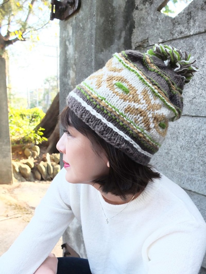 Handmade Hand Knit Wool Beanie Hat with Pompom Green - หมวก - ขนแกะ สีเขียว