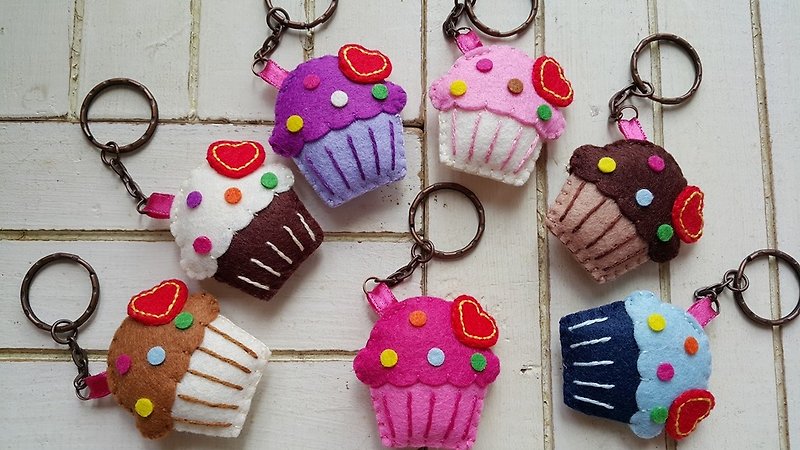 Mini bear hand made cute cup cake / charm / key ring - Keychains - Other Materials 