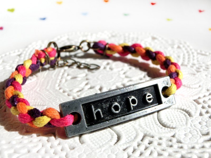 【優娜手作】 HOPE 字母排槍黑款腊繩手鍊 - Bracelets - Other Metals Multicolor