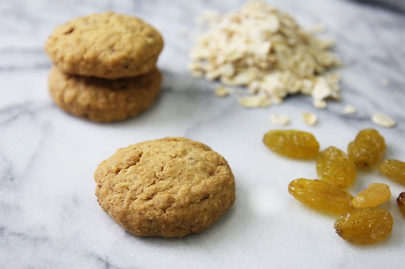 Golden Grape Oatmeal Cookies | A healthy combination of certified oatmeal and low-sugar golden raisins - Oatmeal/Cereal - Fresh Ingredients Gold
