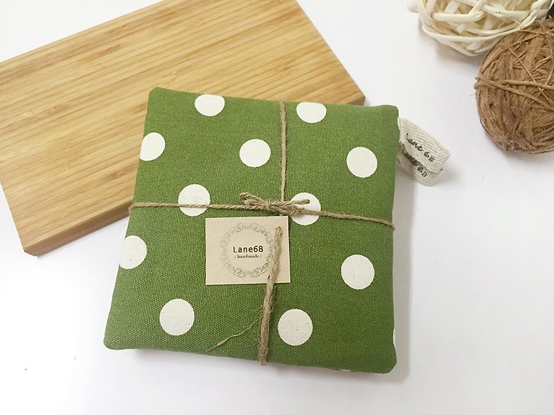 :: Lane68 :: green background white spots handmade place mats / heat pad (set of two) - Place Mats & Dining Décor - Other Materials Green