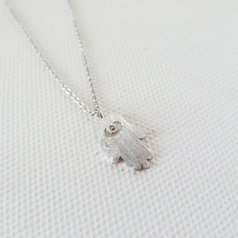 Cha mimi. Nefertiti. Palm words of blessing fog silver necklace - Necklaces - Other Materials Gray