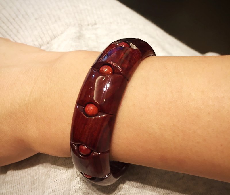 Design bracelet-African blood sandalwood - Bracelets - Wood 