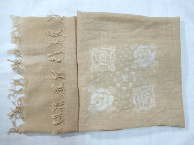 [Dye] Mumu vegetation Assam tea roses scarves dyed light brown - Scarves - Cotton & Hemp Brown