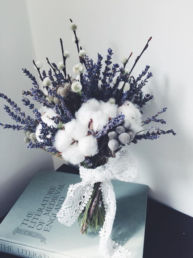 Enjoy life lavender bridal bouquet dry flowers - ตกแต่งต้นไม้ - พืช/ดอกไม้ สีม่วง