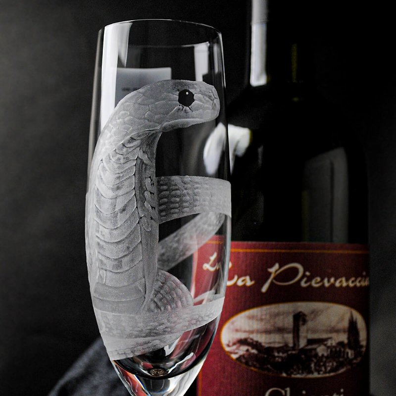 180mlルカリスクリスタルバンコクコレクションスネークシャンパングラス刻印スネーク干支の年 - ワイングラス・酒器 - ガラス ブラック