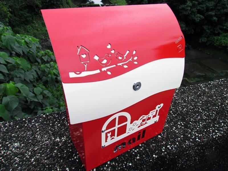 The design style has a lockable Stainless Steel mailbox, the color of the doorplate pattern can be selected, and the sense of life is ubiquitous - ของวางตกแต่ง - โลหะ หลากหลายสี
