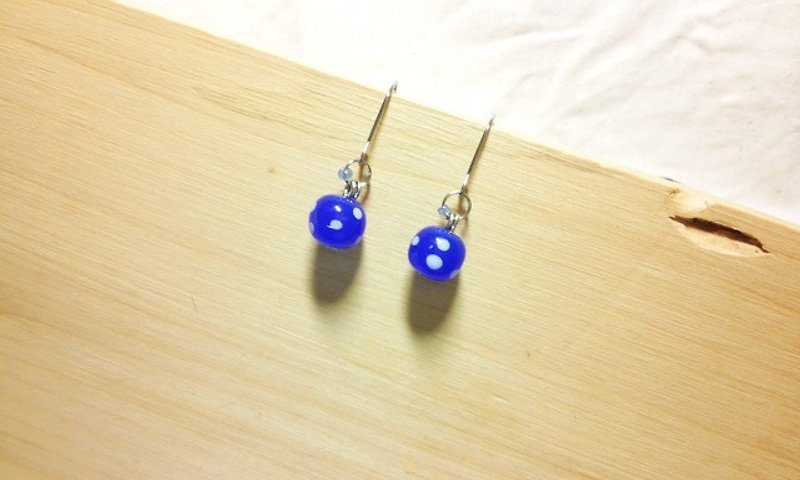Grapefruit Wooden Handmade Glass - Little Pufeng Glass Earrings Series - Blue and White (free of charge) - Earrings & Clip-ons - Glass Blue