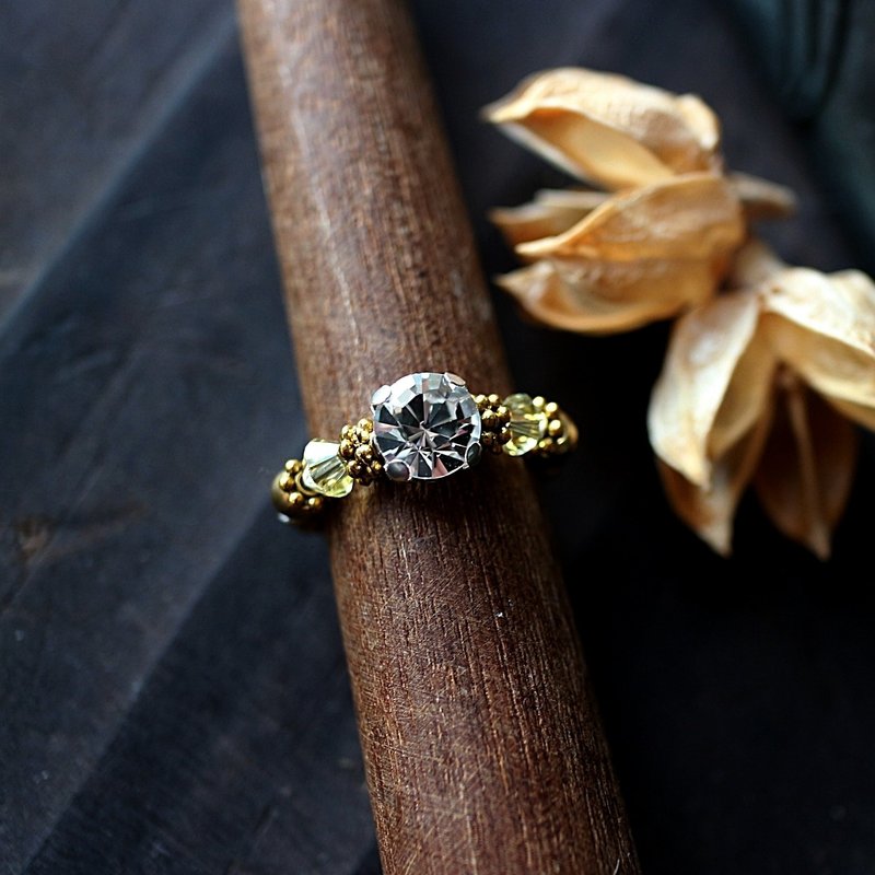 EF Valentine throttling the golden years NO.176 white yellow diamond elegant brass ring - General Rings - Other Materials Yellow