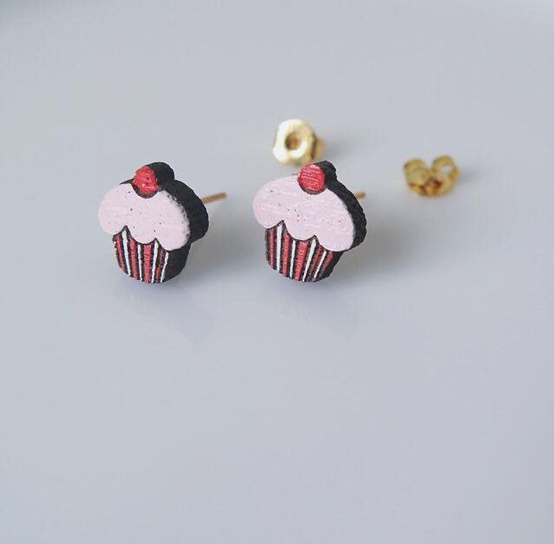 Wooden earring cupcake - Earrings & Clip-ons - Wood Pink