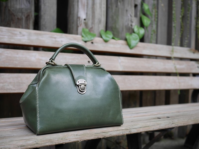Sarah's Vintage Doctor Bag - Clutch Bags - Genuine Leather Green