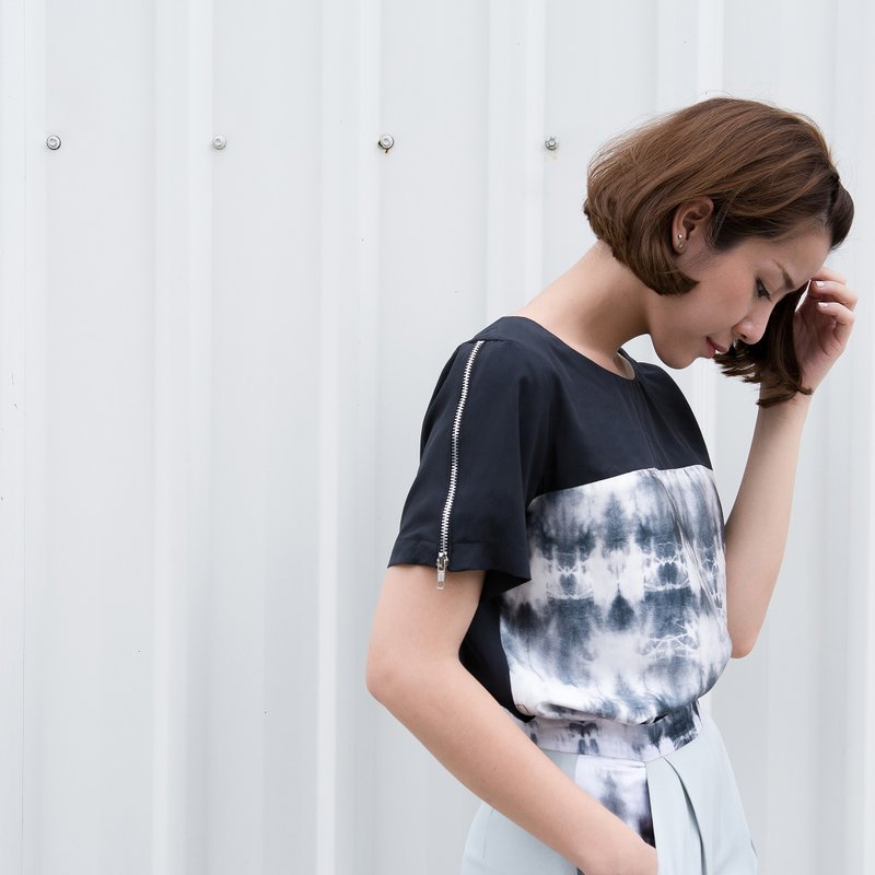 Black Zippered Black Zipper Short Sleeves (size S 34 ") - Women's Tops - Other Materials Black