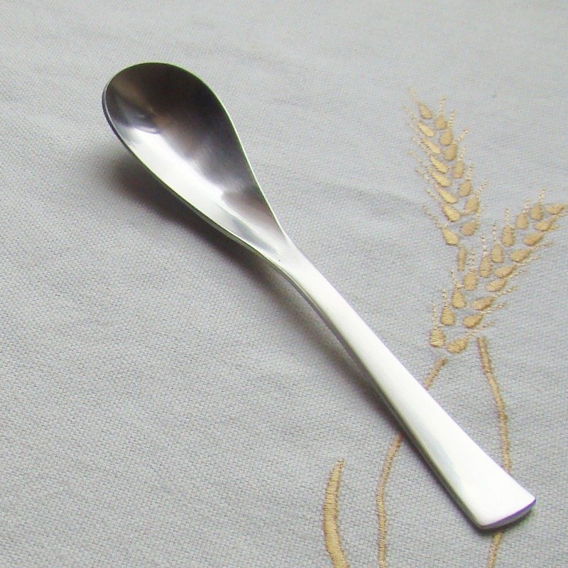 【Japan Shinko】Edinburgh series made in Japan-small teaspoon (Good Desgin award-winning product) - Cutlery & Flatware - Stainless Steel Silver