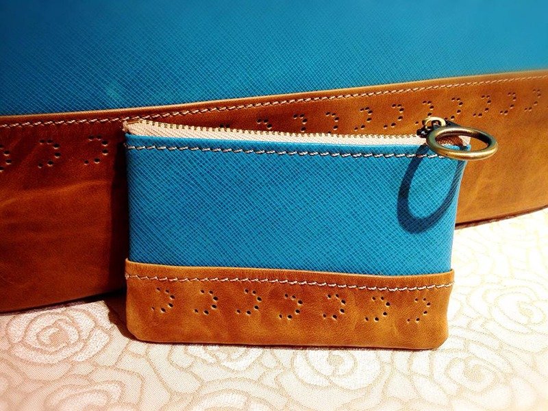 LEATHER CARVED PURSE - กระเป๋าใส่เหรียญ - หนังแท้ สีน้ำเงิน