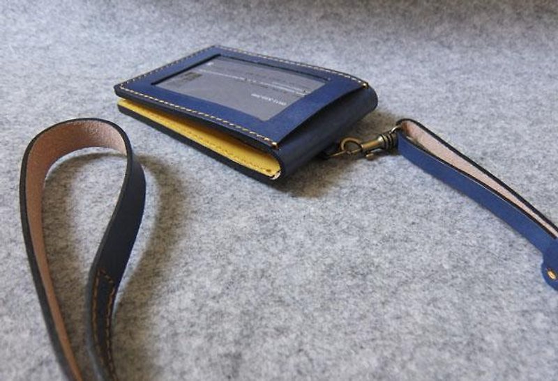YOURS  直式雙證件窗口設計(內置銅釦)+結構式頸帶 藍色皮革+芥黃 - 證件套/卡套 - 真皮 