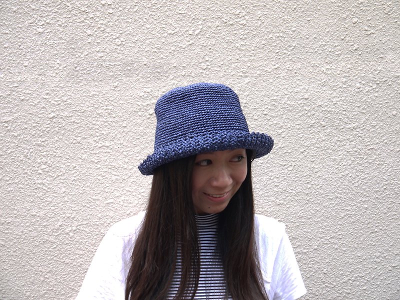 お母さんの手作り帽子～夏の紙縄帽子～シンプルな丸い帽子 ダークブルー/折りたたみ簡単収納/シャイニーマイクロウォータープルーフ - 帽子 - 紙 ブルー