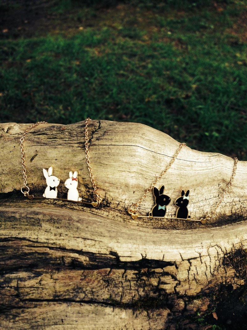 A picture of short-chain couple rabbit - Necklaces - Enamel 