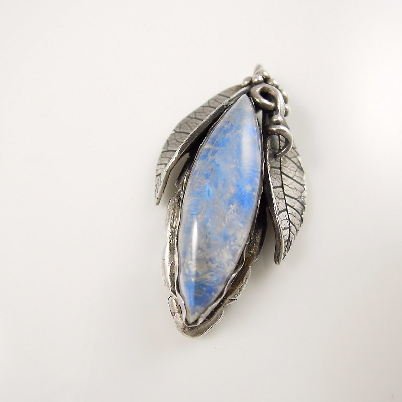 One Leaf Moonlight - Sterling Silver Moonstone Necklace - Necklaces - Sterling Silver Blue