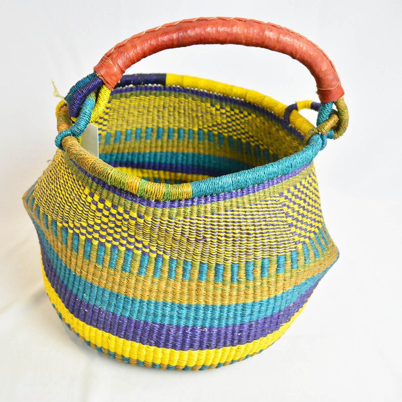 Hand-woven basket _ Pumbaa and Timon picnic baskets _ fair trade - ของวางตกแต่ง - พืช/ดอกไม้ หลากหลายสี