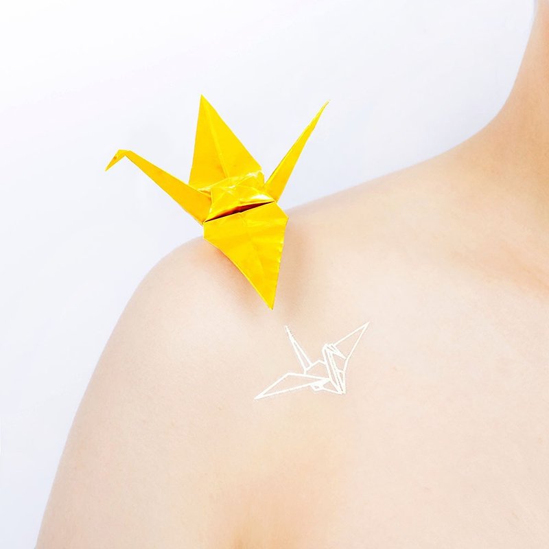 Surprise Tattoos - Golden Paper Crane Temporary Tattoo - สติ๊กเกอร์แทททู - กระดาษ สีทอง