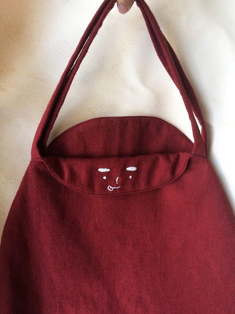 Hide-and-seek bag / MUDO MOTTO Hand-made cloth - กระเป๋าถือ - ผ้าฝ้าย/ผ้าลินิน สีแดง