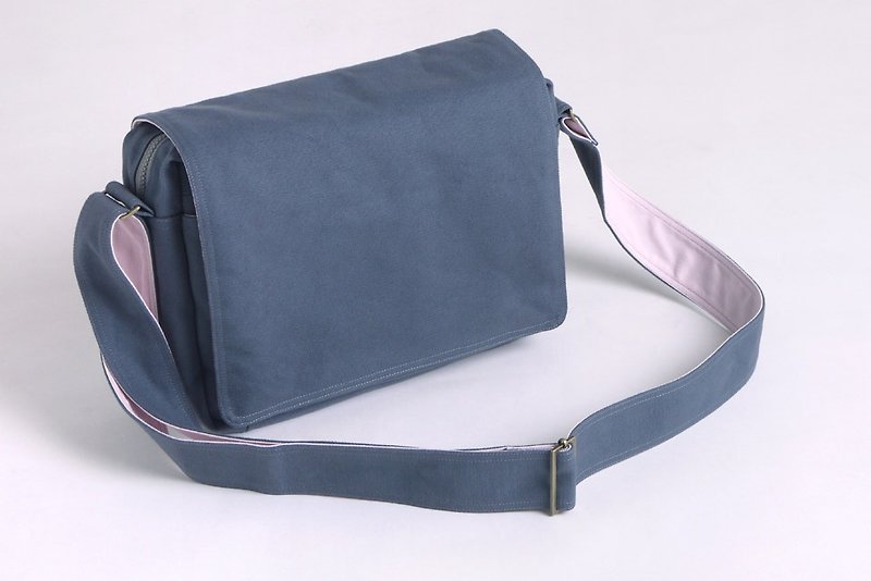 ผ้าฝ้าย/ผ้าลินิน กระเป๋าแมสเซนเจอร์ สีน้ำเงิน - Finally, a / classic bag - blue and gray